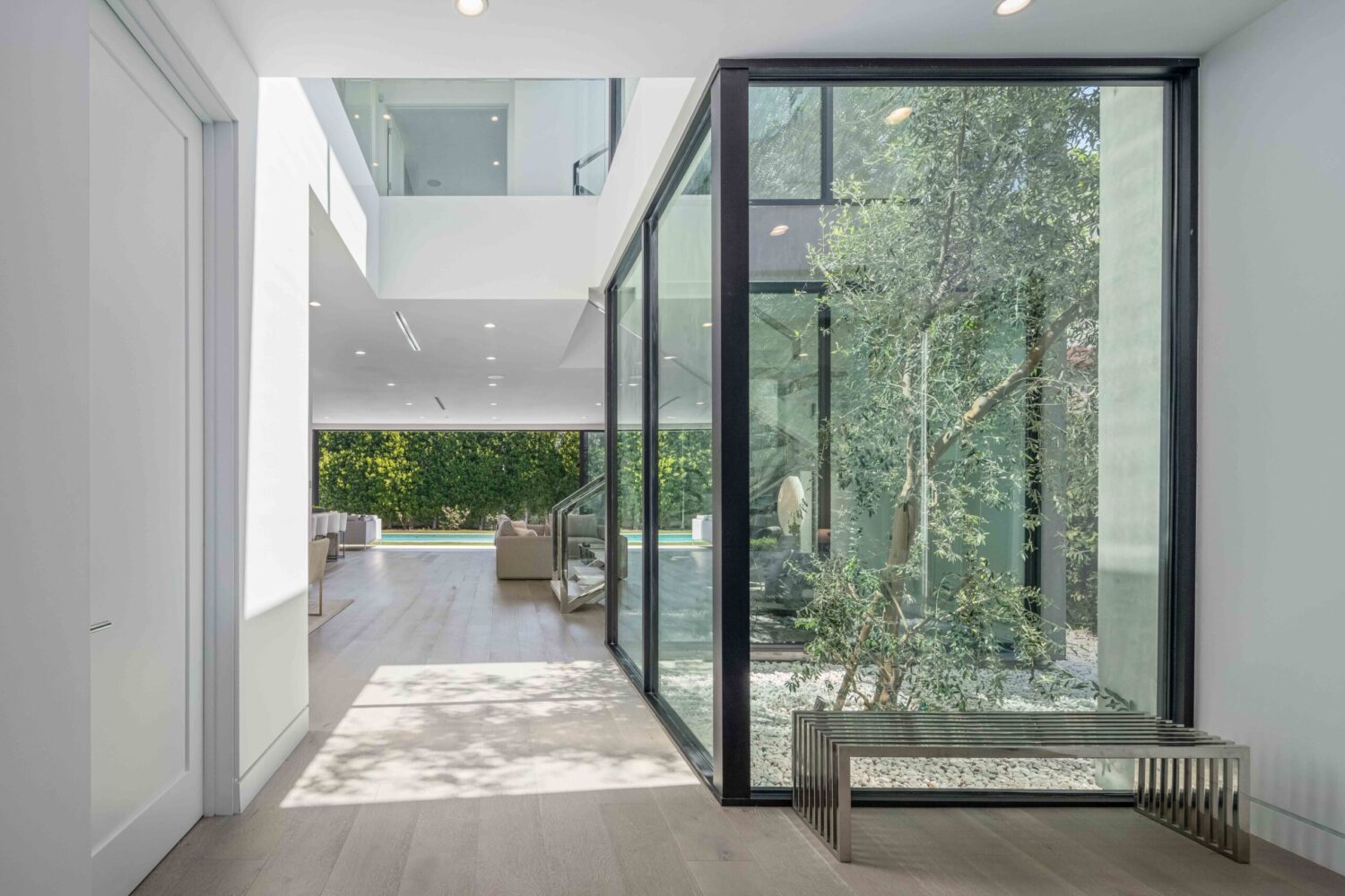 Villa Bond los angeles