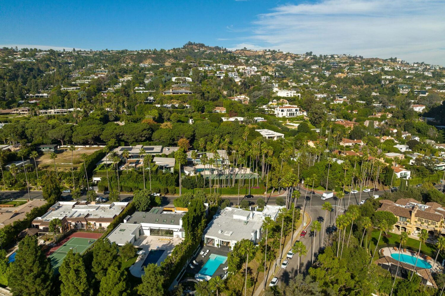 Los Angeles Mansions for Events, Filming & Photo Shoots. Temporary Housing Options For Professionals And Displaced Homeowners.