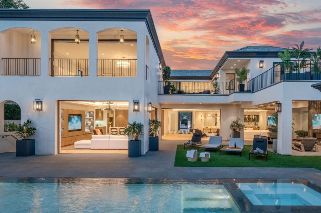 Hollywood luxury stays Live Like a Celebrity in LA Luxury Stays For 2028 Olympics Los Angeles Summer Getaways Luxury Villas For Holidays Luxury Villas For Thanksgiving Luxury Villas Near Sport Arenas & Stadiums Elevate Your Thanksgiving Holiday Elevate Your Christmas Holiday Ideal For Family Gatherings