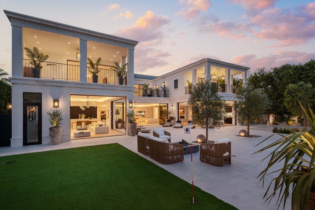 Best places to stay in California, Beverly Hills. Luxury Los angeles getaways and mansion rentals. Mansions for rent in LA. 5 to 8 bedroom luxury home rentals by owners. Top 5 luxury escapes California. Coolest Airbnbs In Los Angeles. Los Angeles Vacation Rentals by Luxjb.
