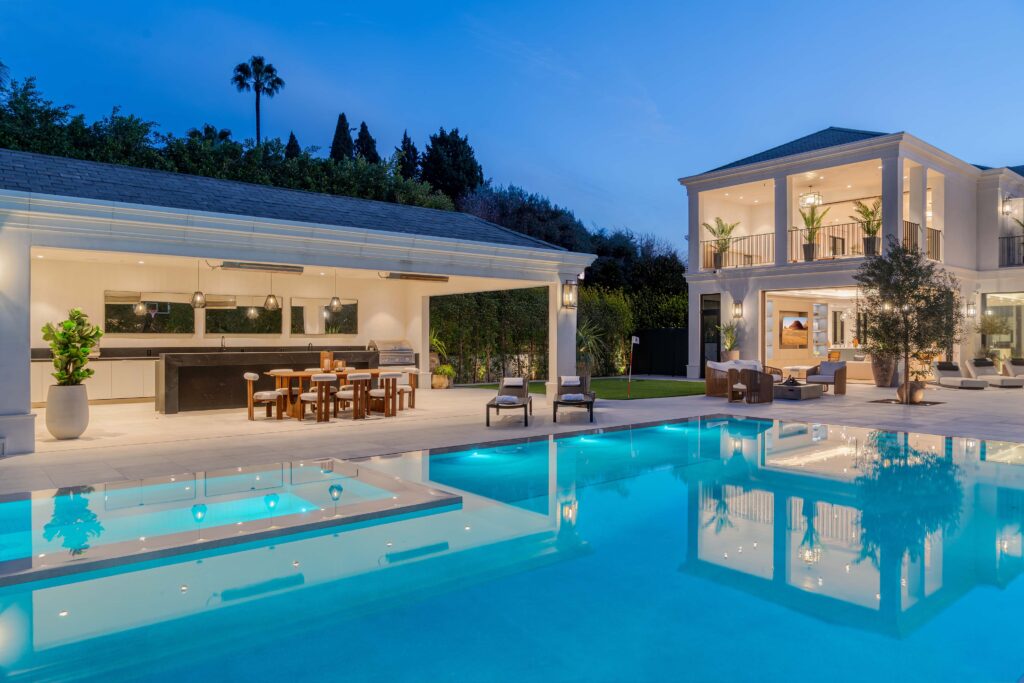 Best places to stay in California, Beverly Hills. Luxury Los angeles getaways and mansion rentals. Mansions for rent in LA. 5 to 8 bedroom luxury home rentals by owners. Top 5 luxury escapes California. Coolest Airbnbs In Los Angeles. Los Angeles Vacation Rentals by Luxjb.