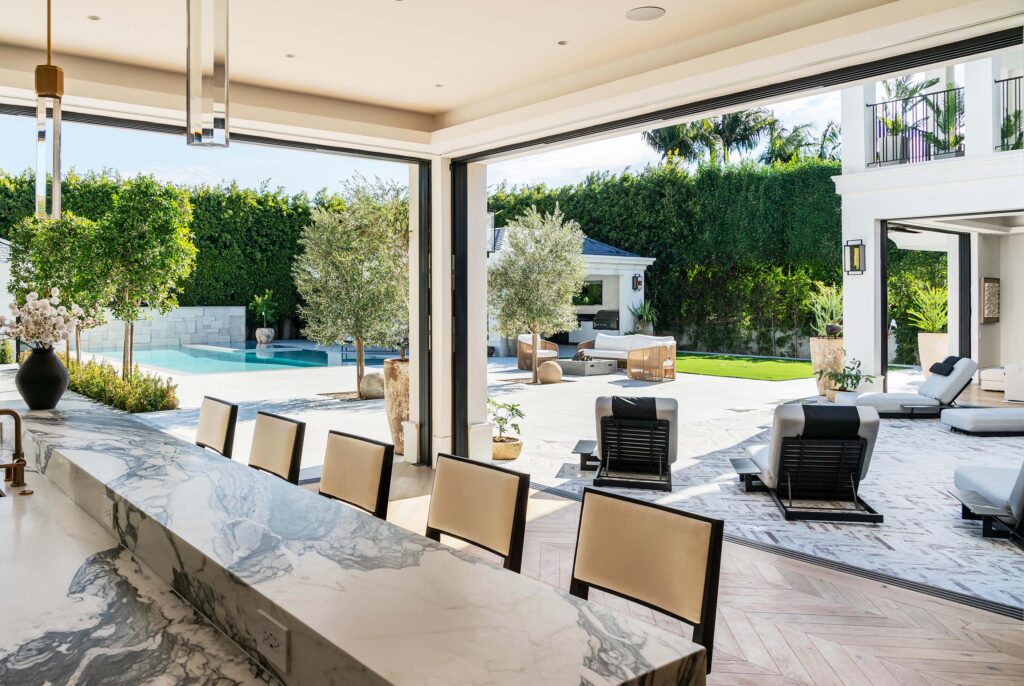 Best places to stay in California, Beverly Hills. Luxury Los angeles getaways and mansion rentals. Mansions for rent in LA. 5 to 8 bedroom luxury home rentals by owners. Top 5 luxury escapes California. Coolest Airbnbs In Los Angeles. Los Angeles Vacation Rentals by Luxjb.