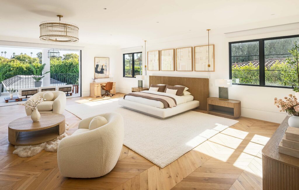 Best places to stay in California, Beverly Hills. Luxury Los angeles getaways and mansion rentals. Mansions for rent in LA. 5 to 8 bedroom luxury home rentals by owners. Top 5 luxury escapes California. Coolest Airbnbs In Los Angeles. Los Angeles Vacation Rentals by Luxjb.