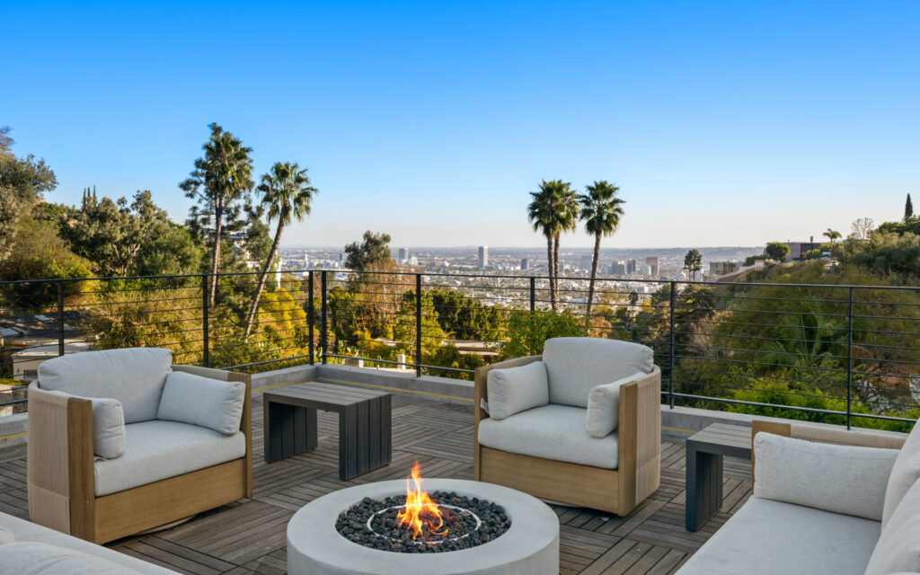 Best places to stay in California, Beverly Hills. Luxury Los angeles getaways and mansion rentals. Mansions for rent in LA. 5 to 8 bedroom luxury home rentals by owners. Top 5 luxury escapes California. Coolest Airbnbs In Los Angeles. Los Angeles Vacation Rentals by Luxjb.