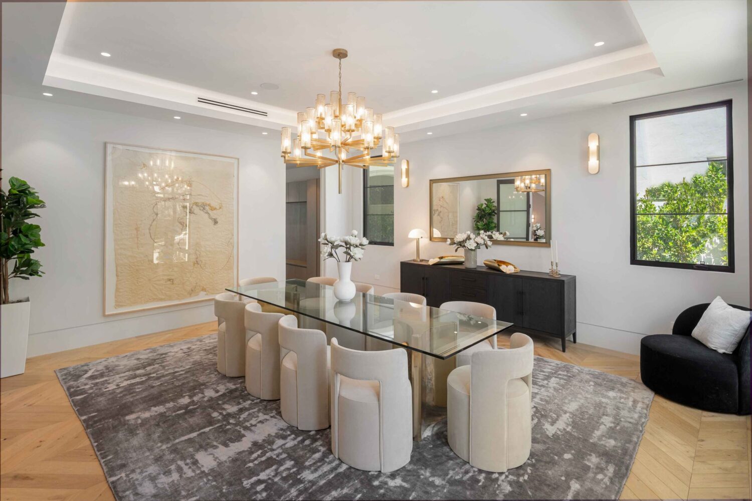 Villa Mandarin by LuxJB. New, Fully Furnished Ultra-Luxury Mansion Rental in Beverly Hills Flats. Best Airbnb Mansion rentals in LA