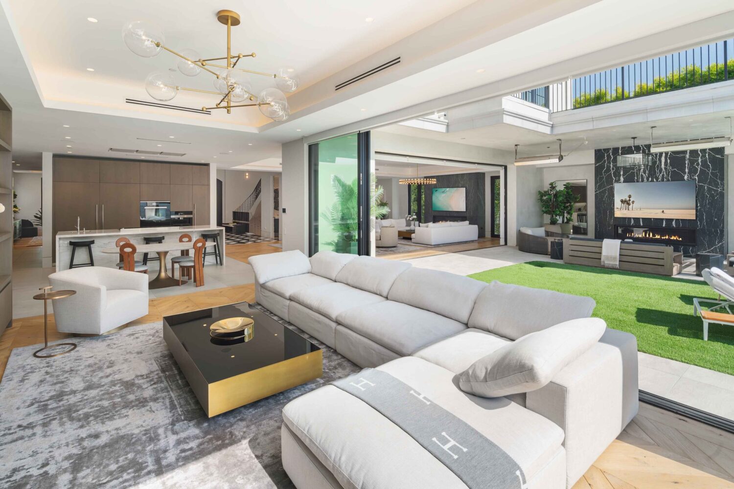 Villa Mandarin by LuxJB. New, Fully Furnished Ultra-Luxury Mansion Rental in Beverly Hills Flats. Best Airbnb Mansion rentals in LA