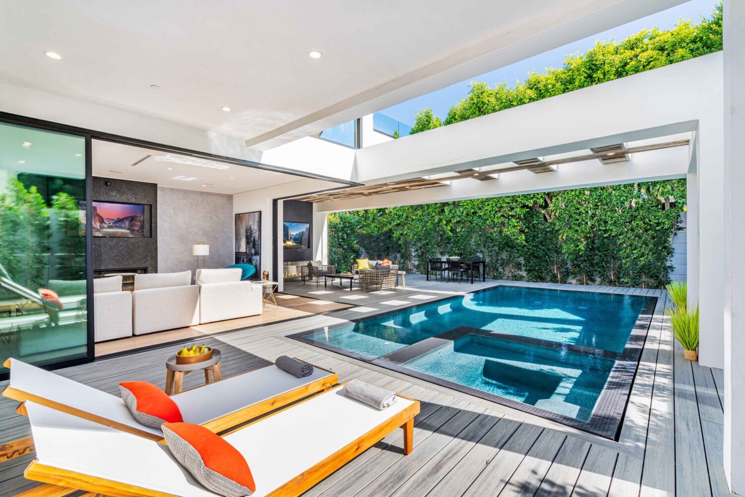 Villa Fendi by LuxJB. Top-rated vacation rental in Los Angeles by luxury travelers.