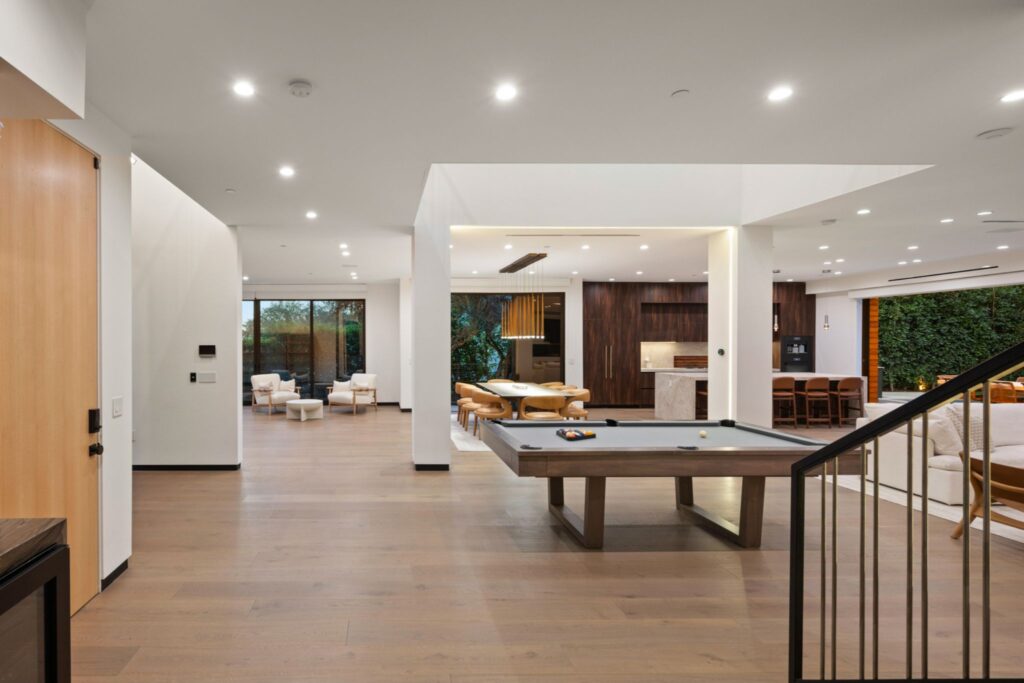 Luxury Hollywood Hills Vacation Rental with views. Villa Alfi by LuxJB.