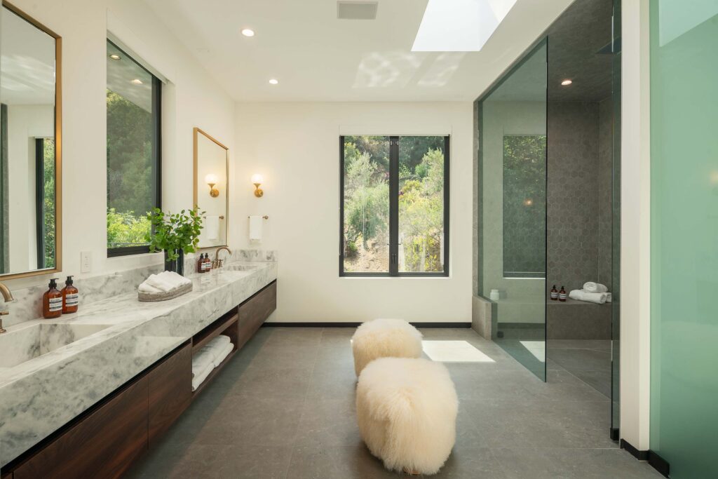 Luxury Hollywood Hills Vacation Rental with views. Villa Alfi by LuxJB.