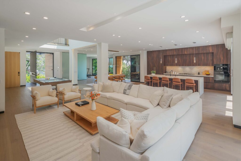Luxury Hollywood Hills Vacation Rental with views. Villa Alfi by LuxJB.