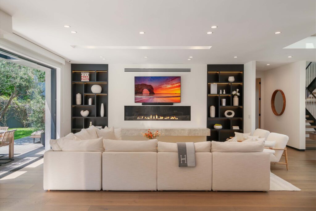 Luxury Hollywood Hills Vacation Rental with views. Villa Alfi by LuxJB.