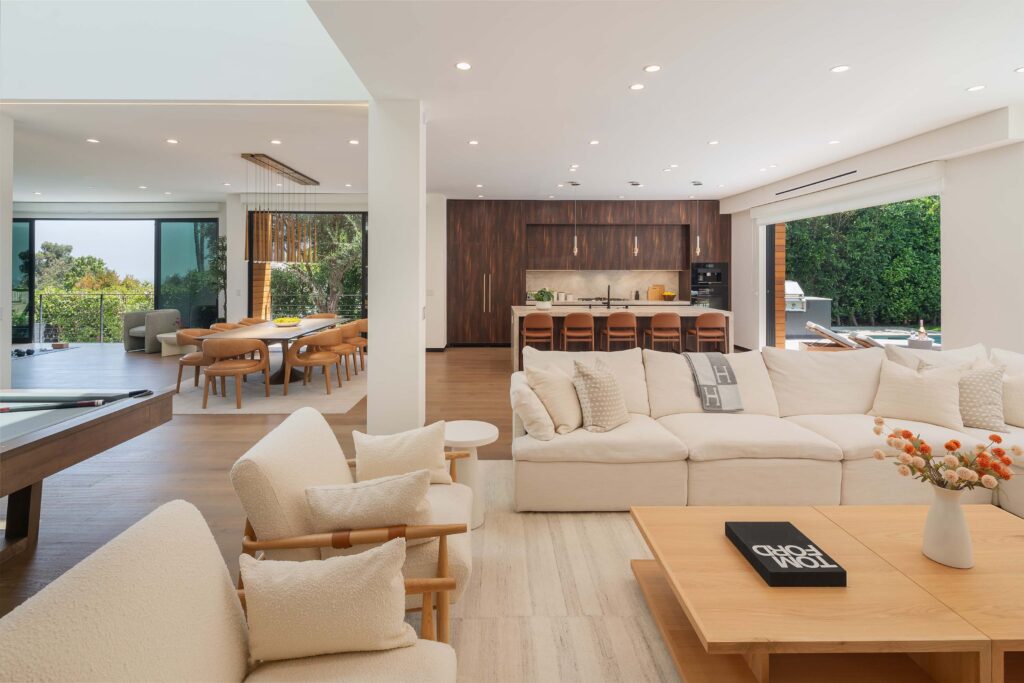 Luxury Hollywood Hills Vacation Rental with views. Villa Alfi by LuxJB.